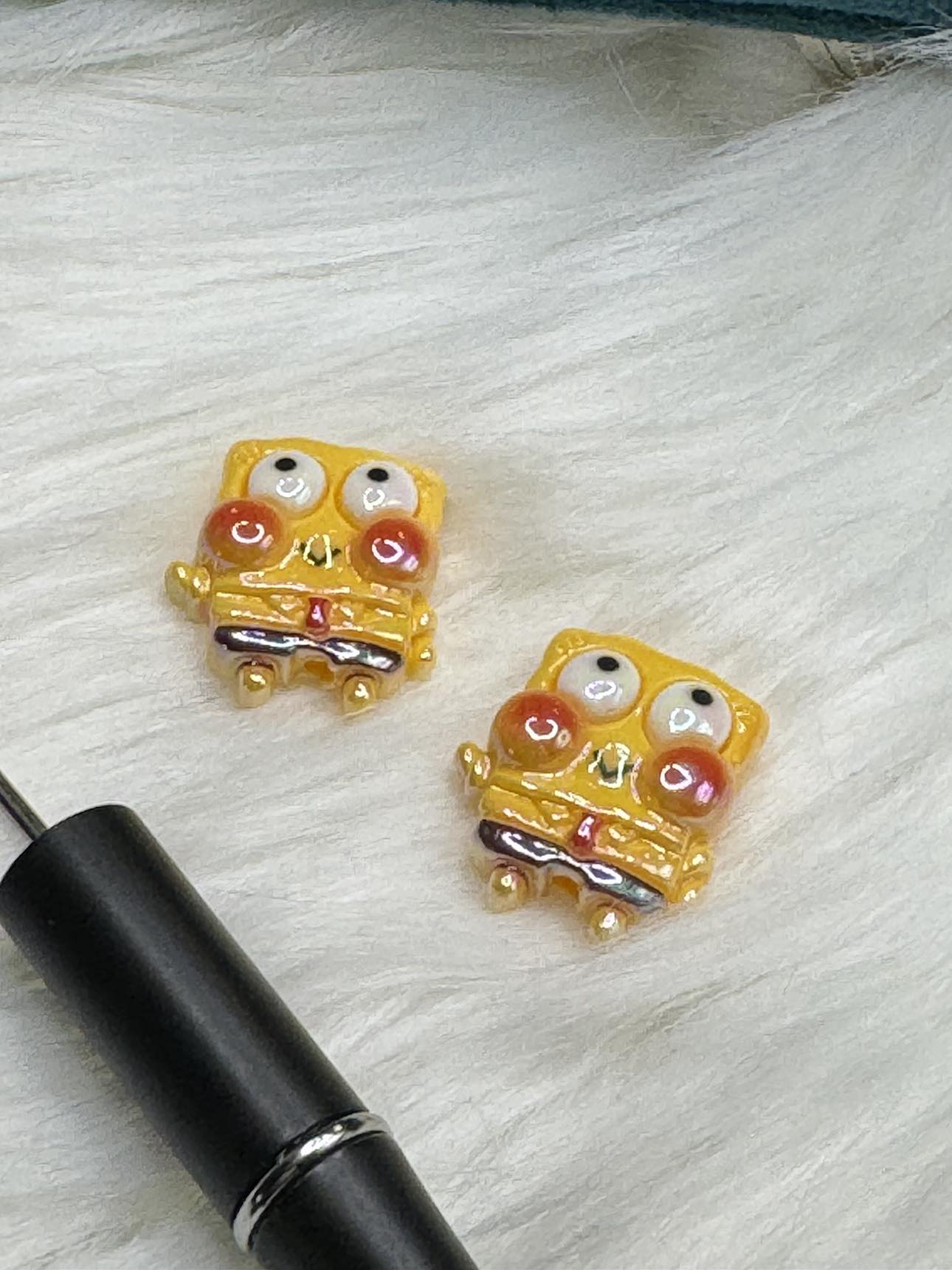 2 SpongeBob Charms